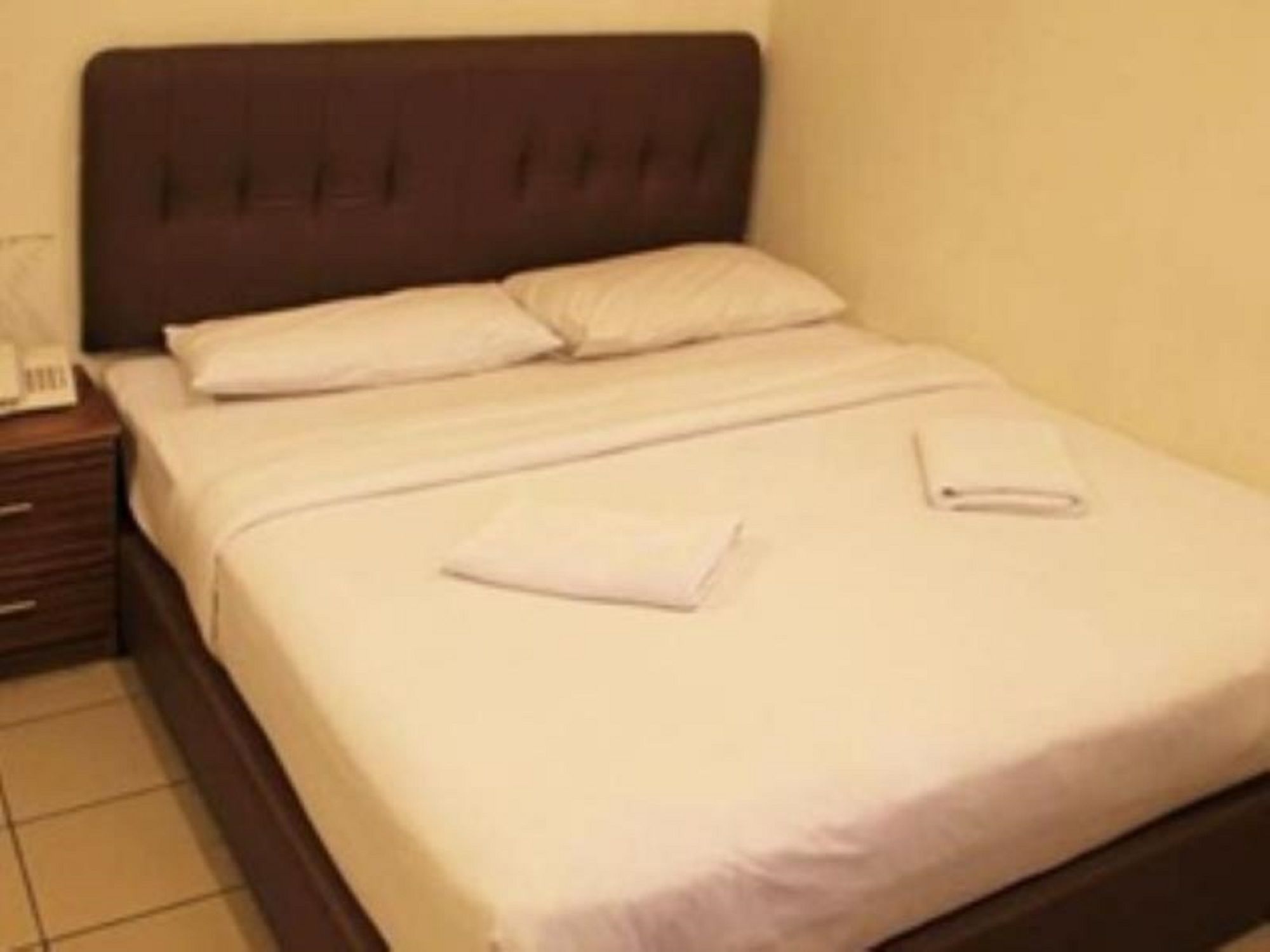 Фото One Hotel Sadong Jaya