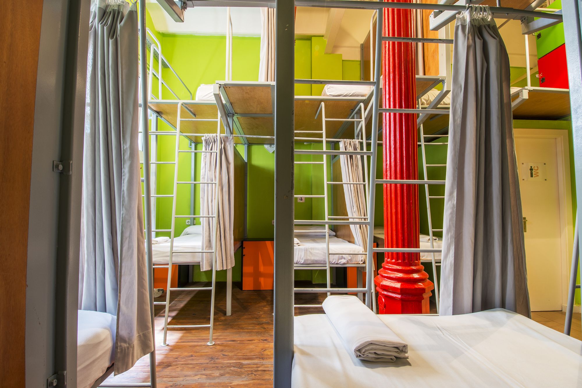 Фото Safestay Barcelona Gothic