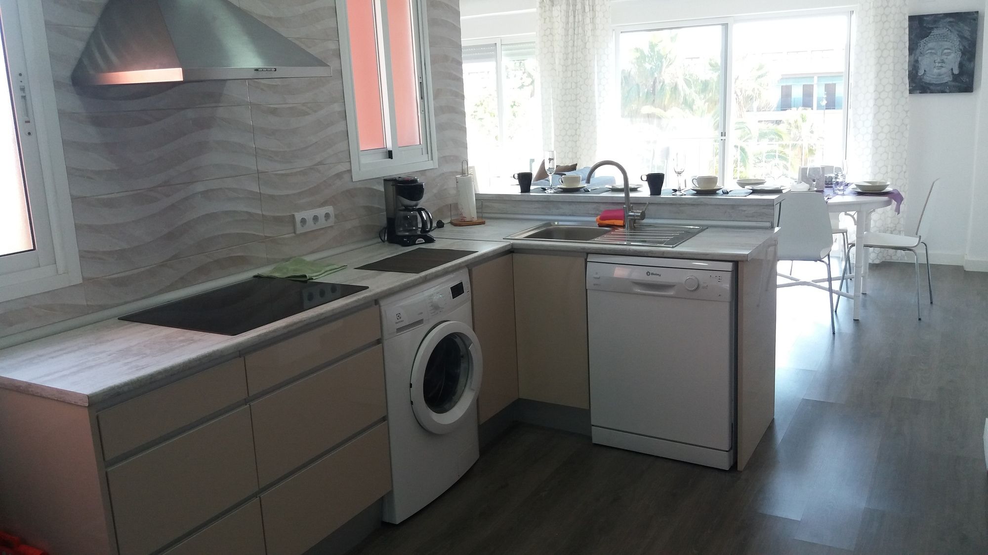 Фото Apartmentsuitespain Beach Economy