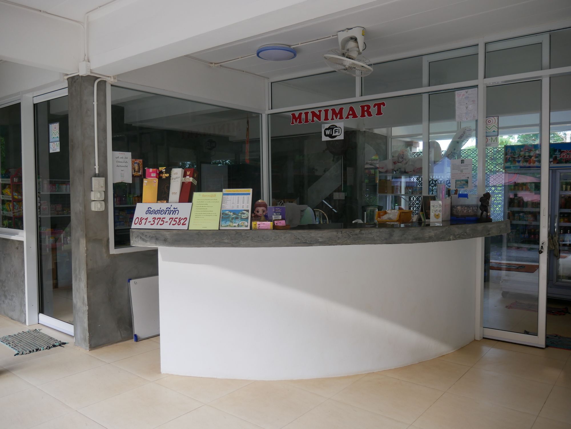 Фото L. O. M. Resort