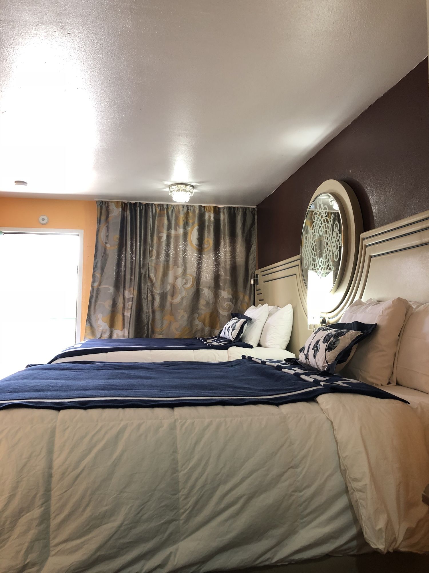 Фото Crown Motel