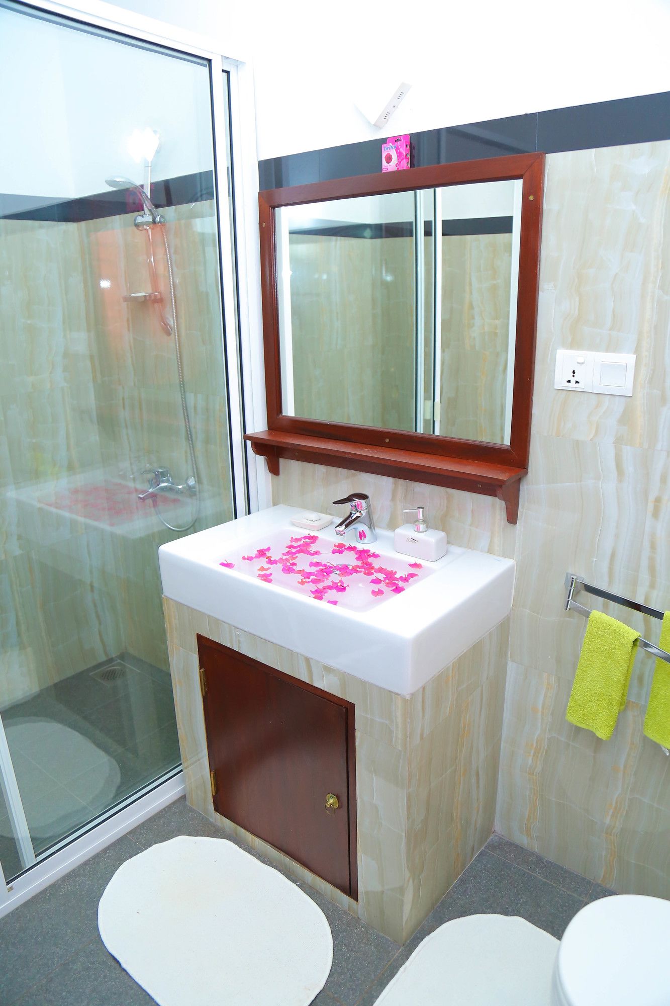 Фото Aurora Hotel & Restaurant