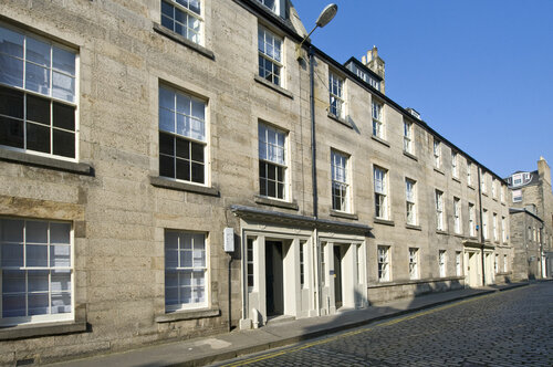Внешний вид отеля Destiny Scotland - Hill Street Apartments в Эдинбурге, фото 1