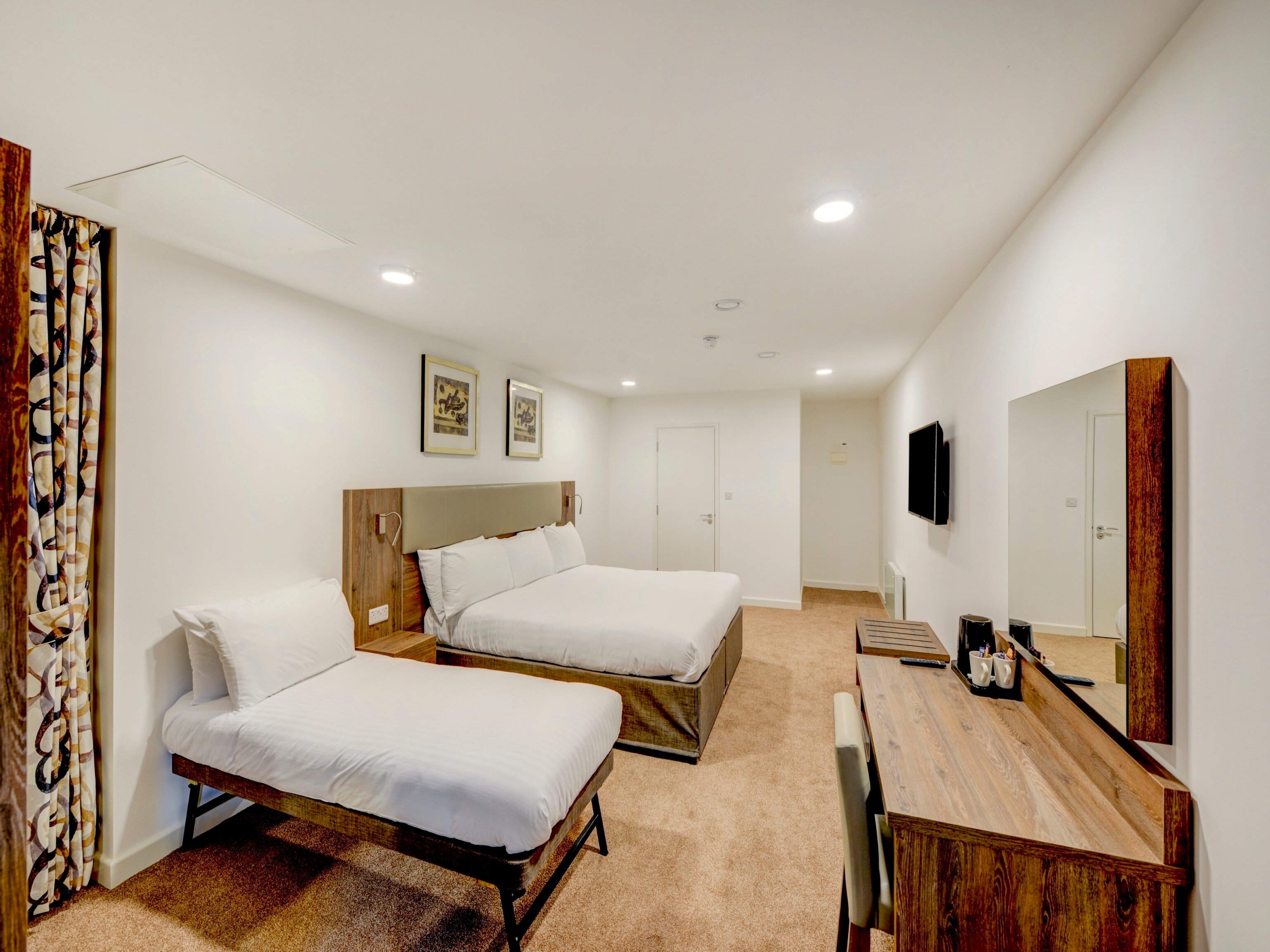 Фото Oyo Plymouth Central Hotel