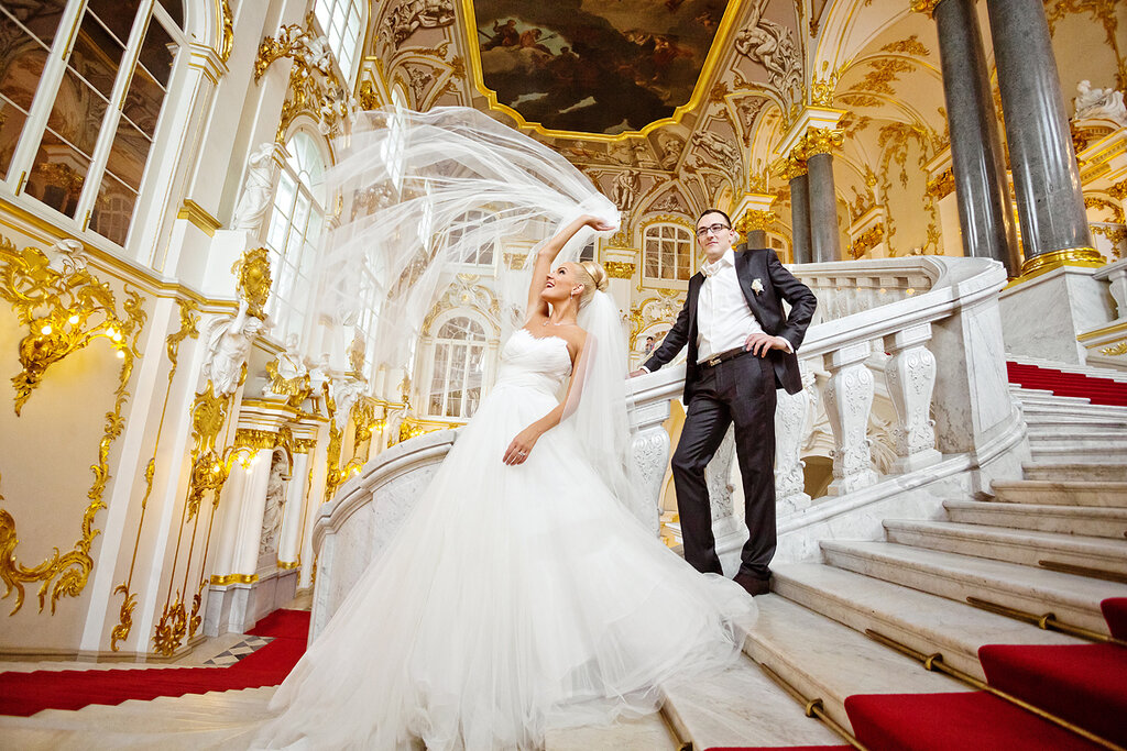 We offer you the service "location turnkey" This roof in the center of St. Peter