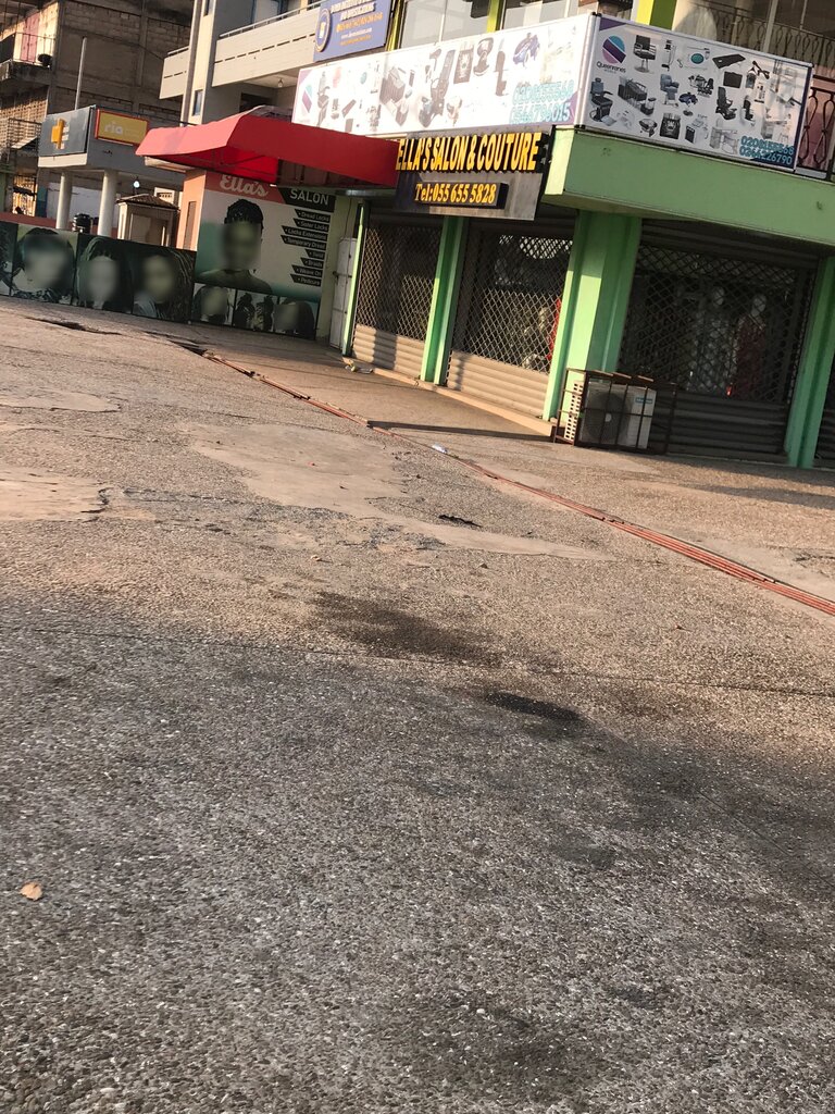 Beauty salon Ella's Salon, Accra, photo