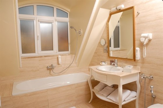 Фото Атташе