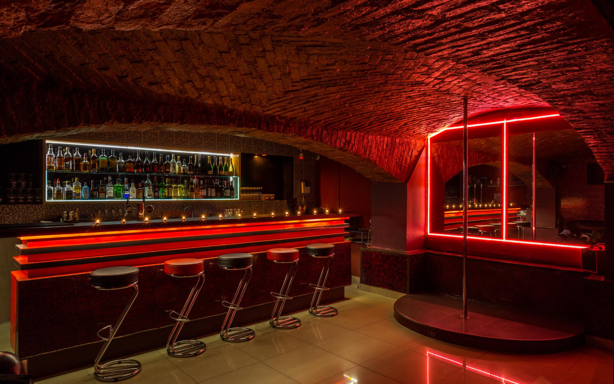 ������ ����� � �����-����������, ����������� ����������� �������