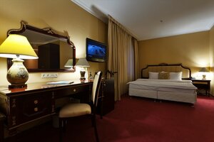 Mandarin Moscow Hotel (Olkhovskaya Street, 23), hotel
