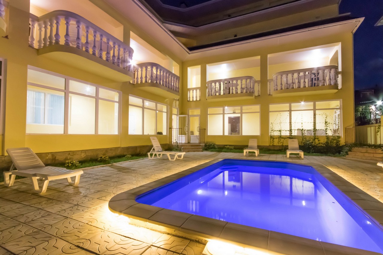 Фото отеля 2