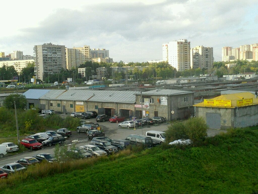 موقف سيارات مشترك Фроо МО ВОА по Купчинская ، سان بطرسبرغ، صورة