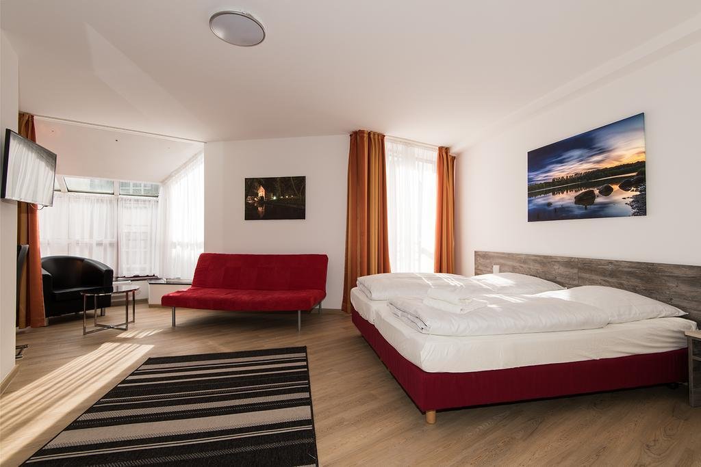 Фото отеля 2