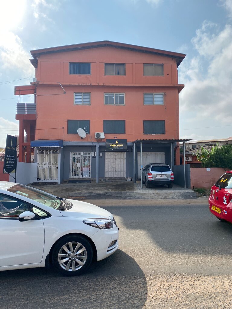 Clothing store Biwaa Closet, Accra, photo