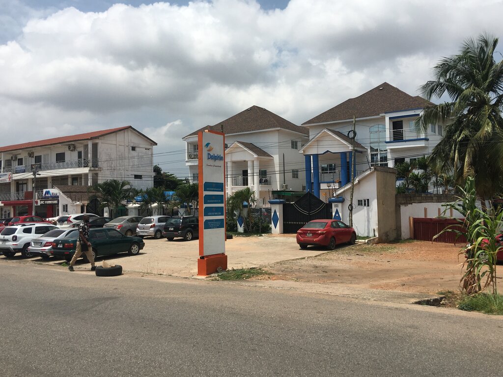 Private experts Dolphin, Accra, photo