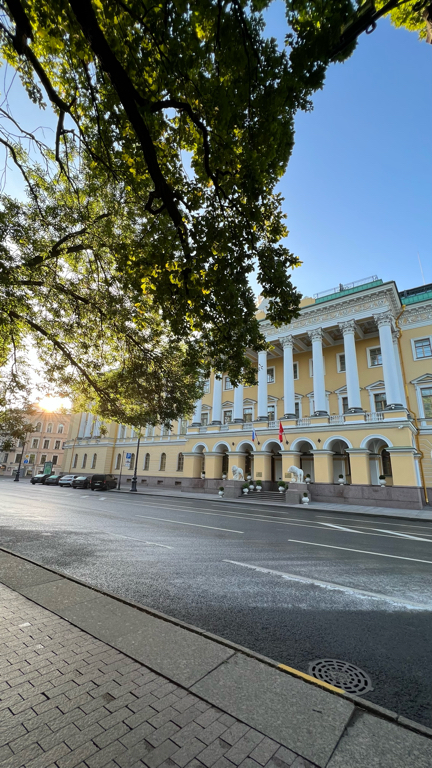 Фото Four Seasons Lion Palace St. Petersburg