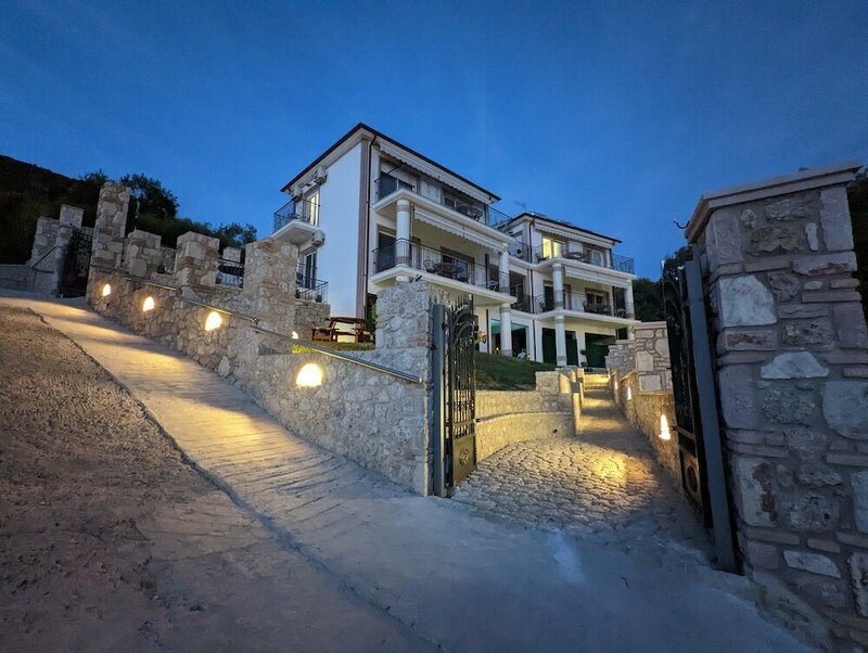 Гостиница Natura Luxury Suites Parga