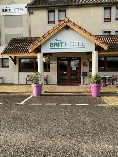 Гостиница Brit Hotel Essentiel Moulins Avermes