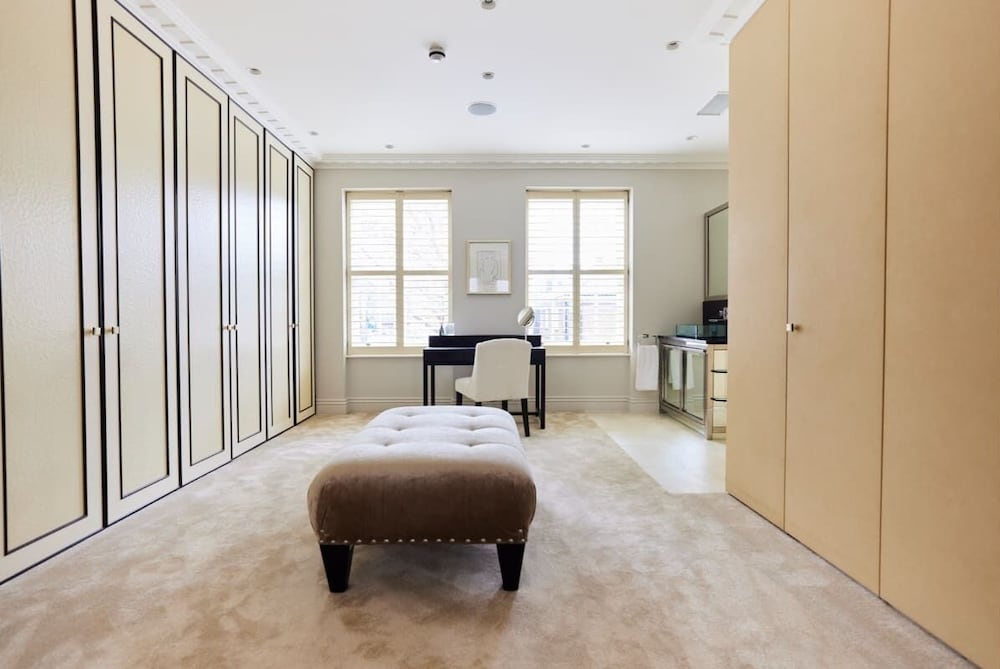 Фото The Chelsea Escape - Spacious 5bdr Flat With Garden