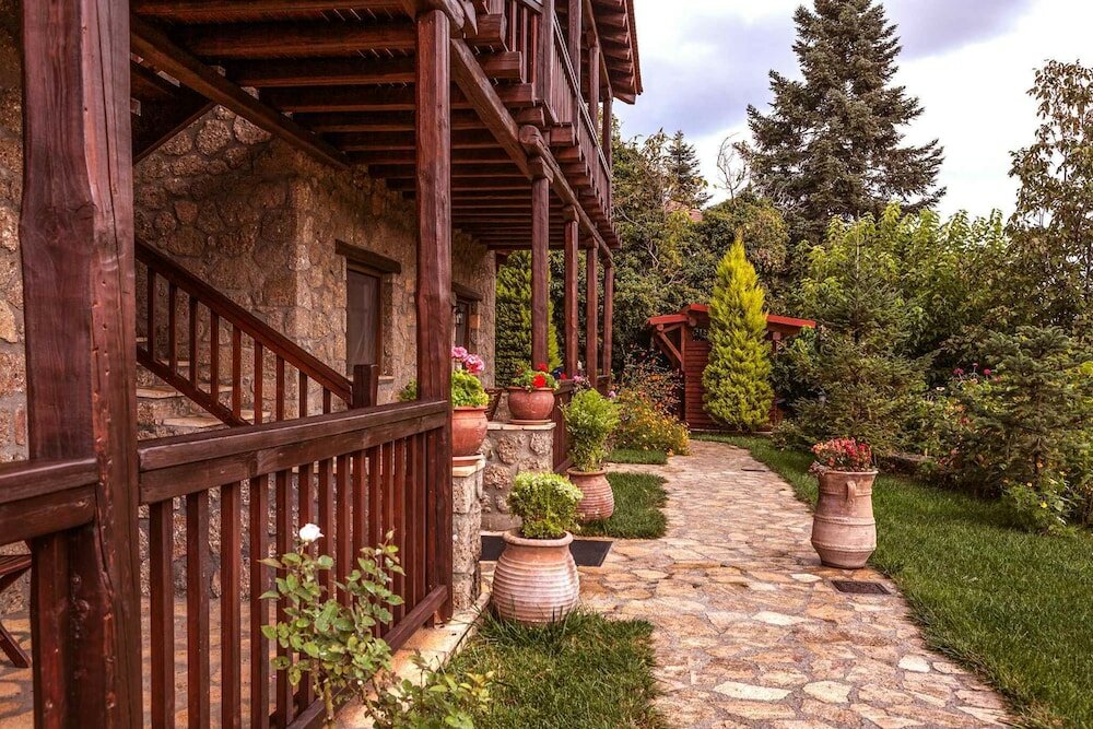 Фото Pera Alonia Guest House