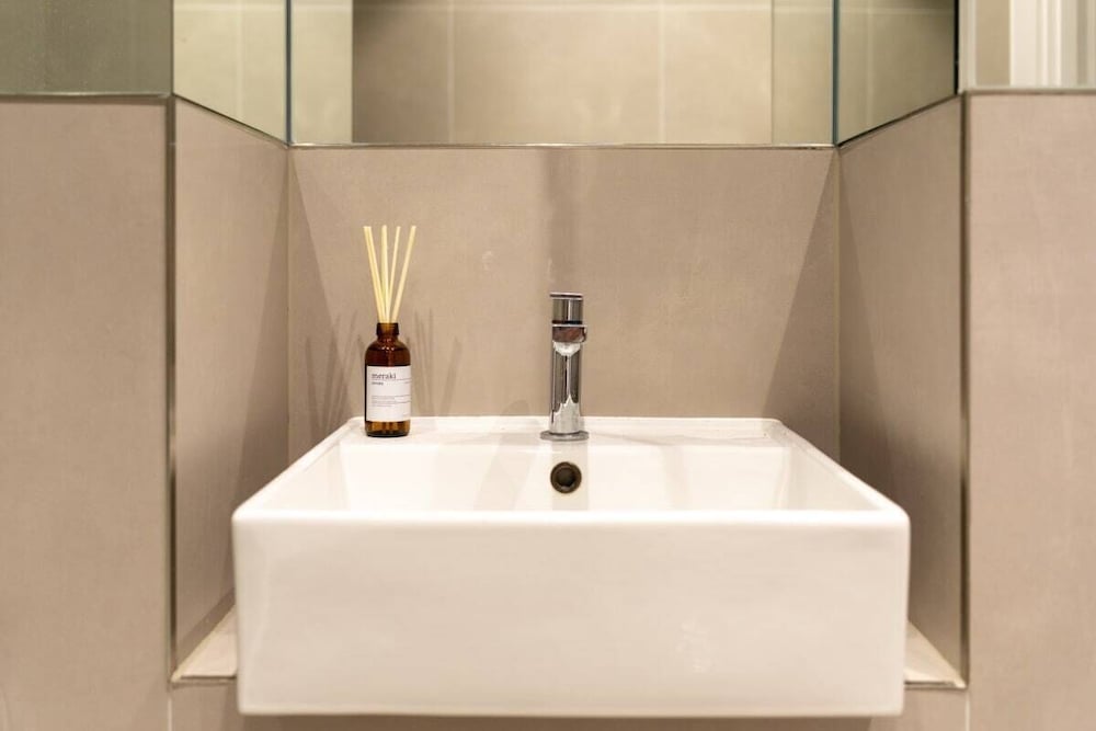 Фото The Wandsworth Gem - Astonishing 3bdr Flat