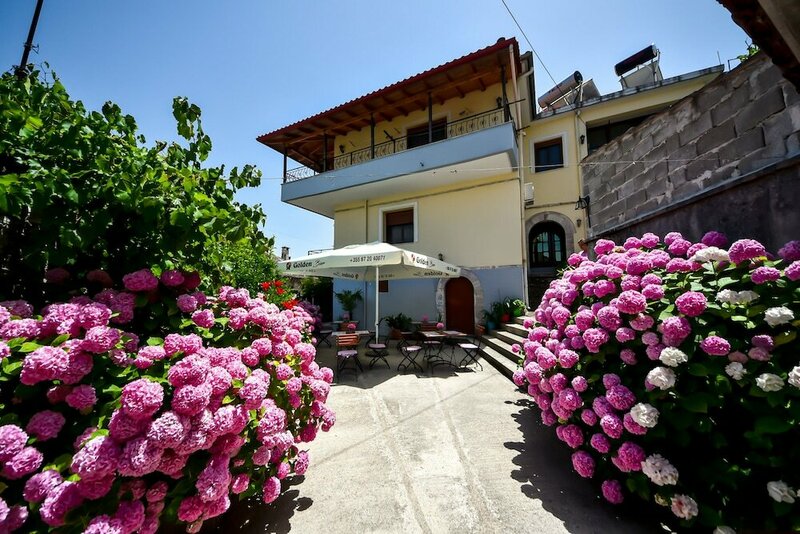 Гостиница Hotel Palorto в Гирокастре