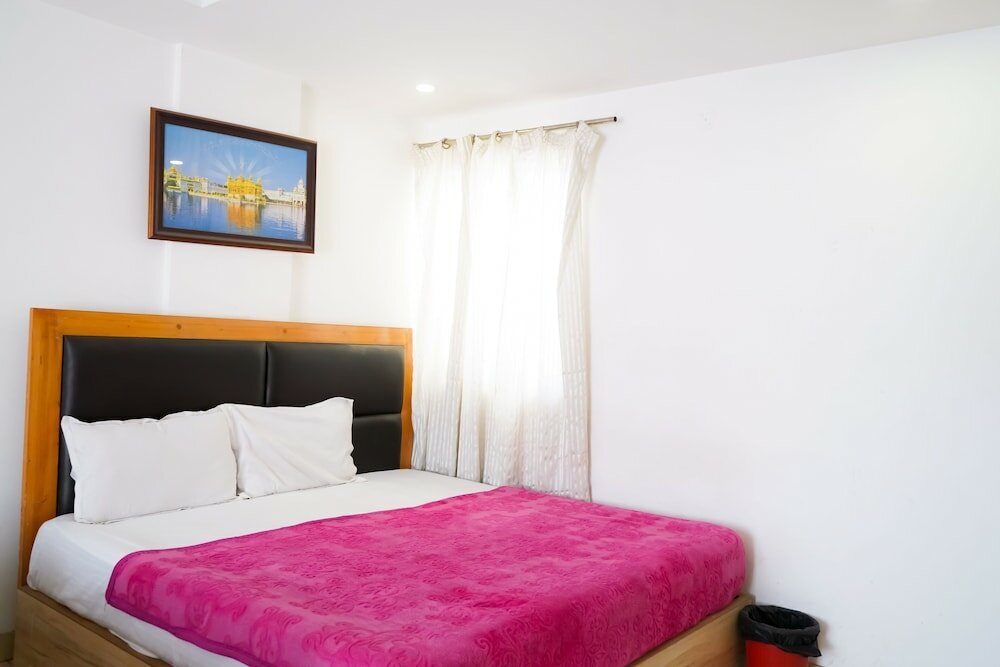 Фото Roomshala 054 Hotel Mahal