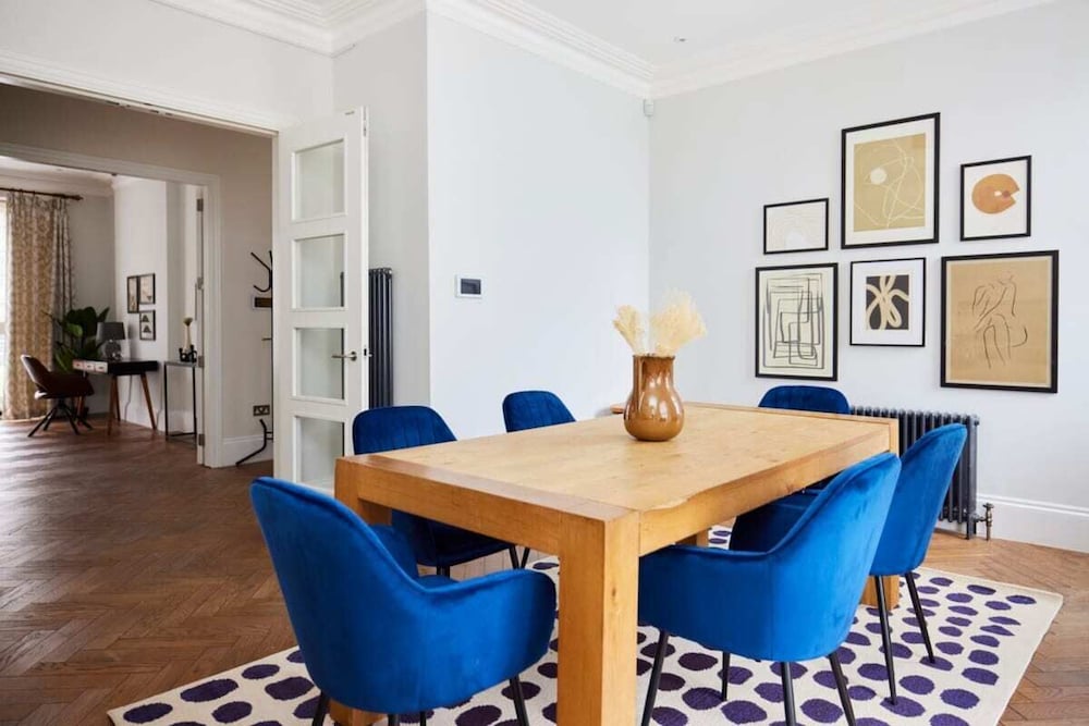 Фото The Camden Place - Breathtaking 4bdr Flat With Garden