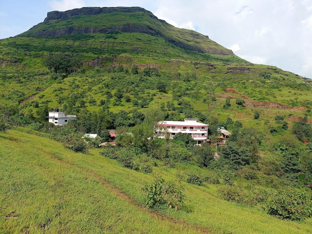 Фото Golden Resort and Farm