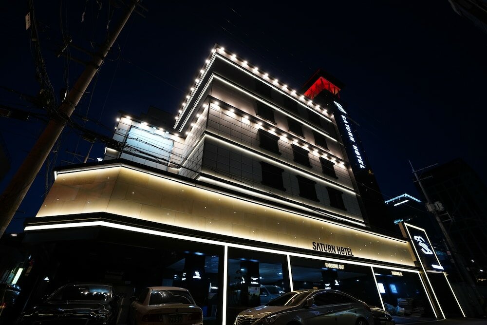 Фото Saturn Hotel