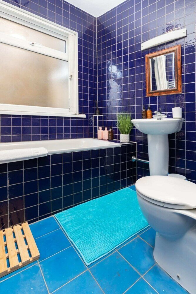 Фото Serene and Spacious 1 Bedroom Garden Flat in Clapton