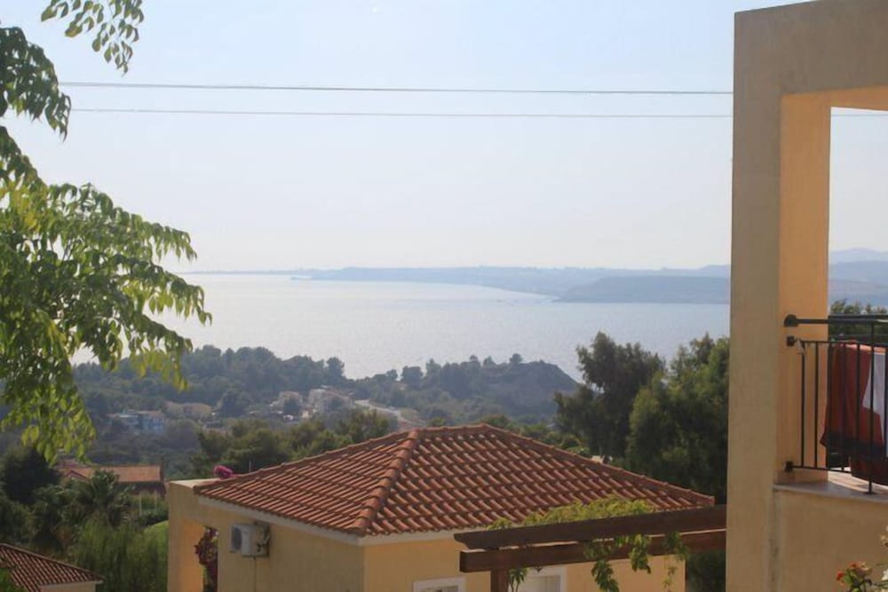 Фото Marias Garden Apartments