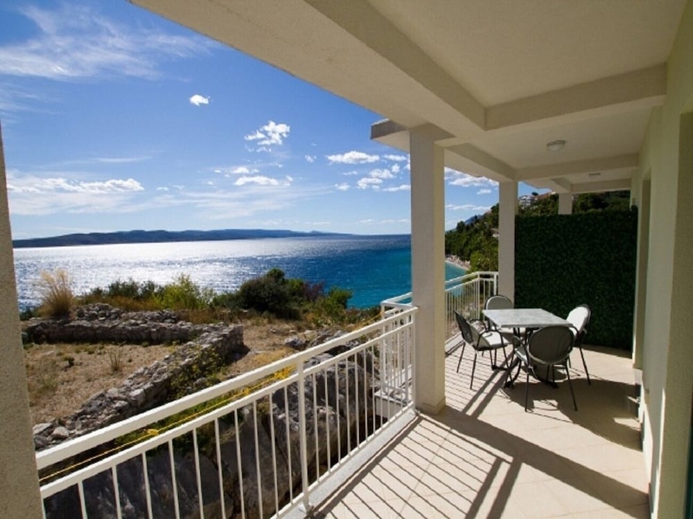 Фото Smilja - 150 m From Pebble Beach - A1