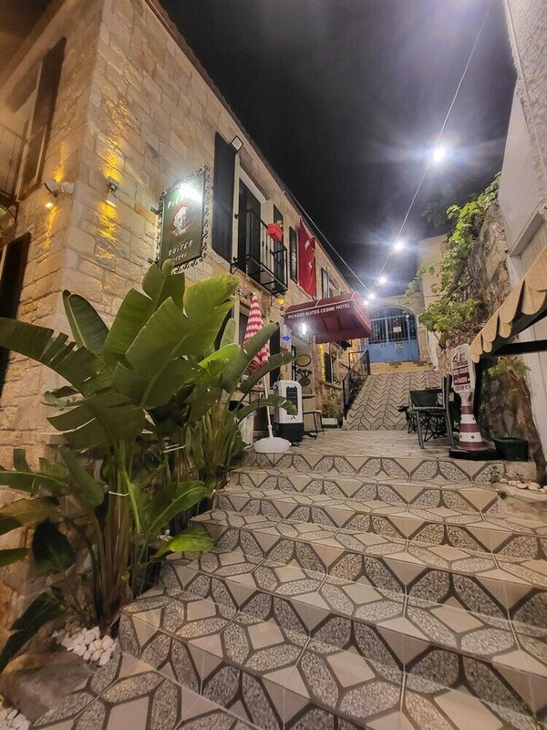 Гостиница Picasso Suites Çeşme в Чешме