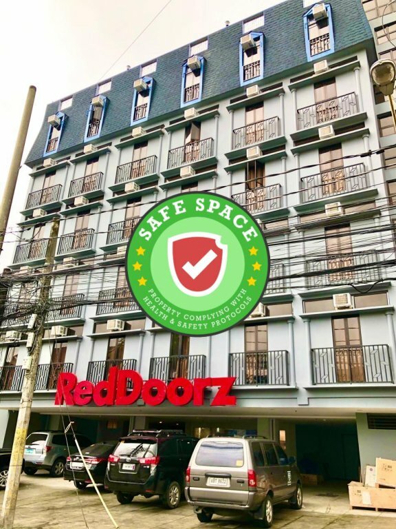 Hotel RedDoorz Plus @ Jardin Suites Guadalupe Nuevo, Earth, photo