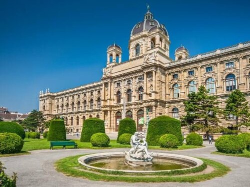 Гостиница Schloß Schönbrunn Grand Suite в Вене