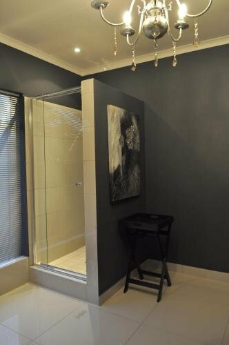 Hotel House and Heart Guest House, Earth, photo