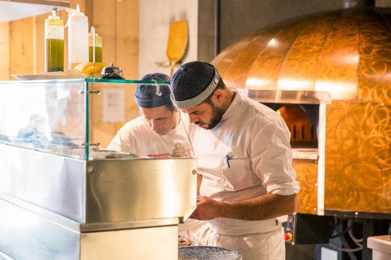 Фото Mob Paris Les Pouches