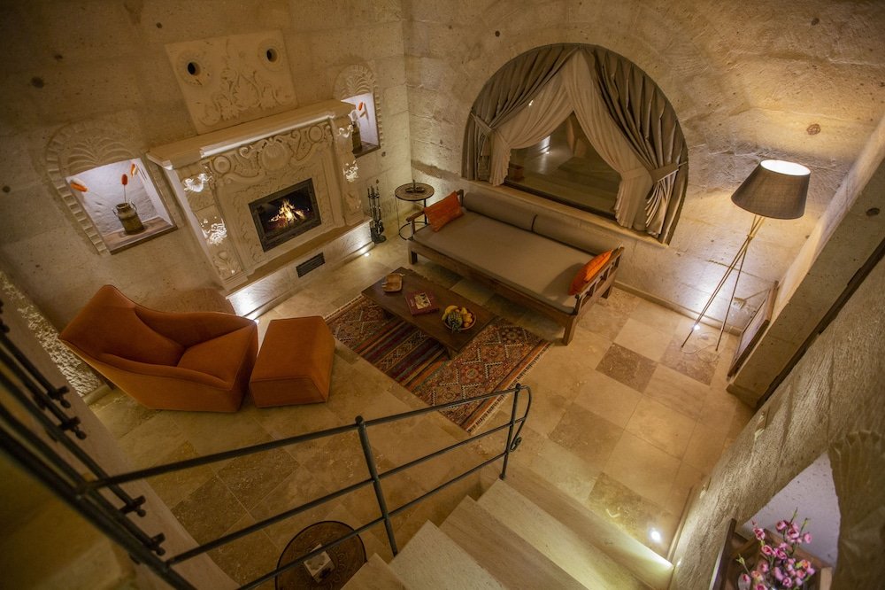 Фото Nino Cave Suites