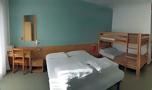 Фото Hotel Bucaneve