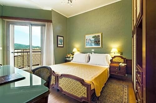 Гостиница Bellevue et Mediterranée в Диано-Марине