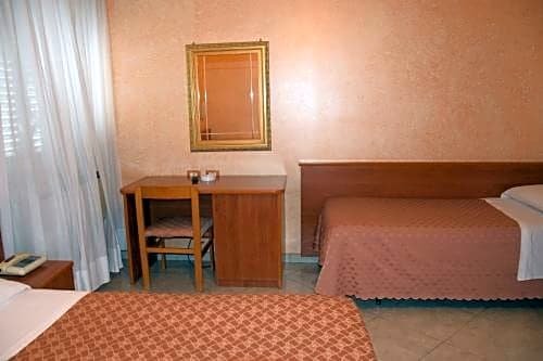 Фото Hotel Urbis