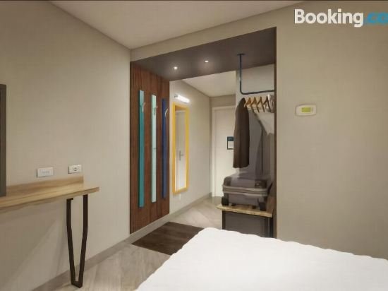 Фото Tru by Hilton Gilbert