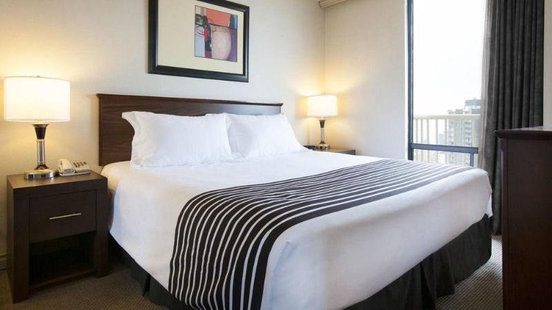 Фото Sandman Suites Vancouver-Davie Street
