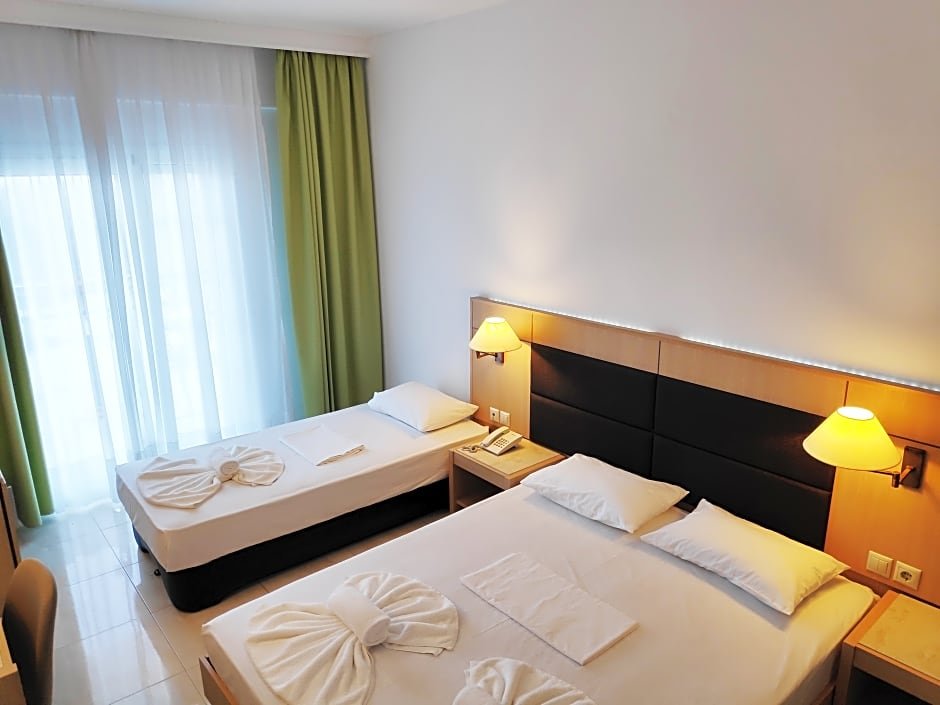 Фото Perla Hotel Halkidiki