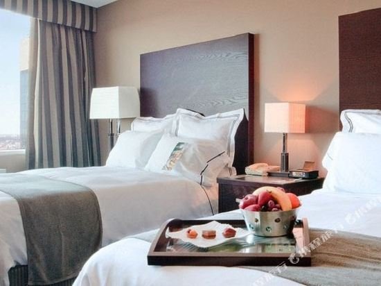 Фото Canad Inns Destination Centre Club Regent Casino Hotel