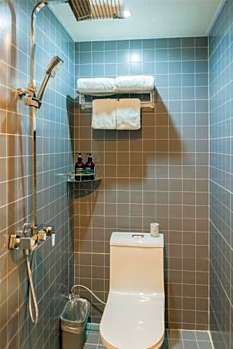 Фото Mr. Panda International Youth Hotel