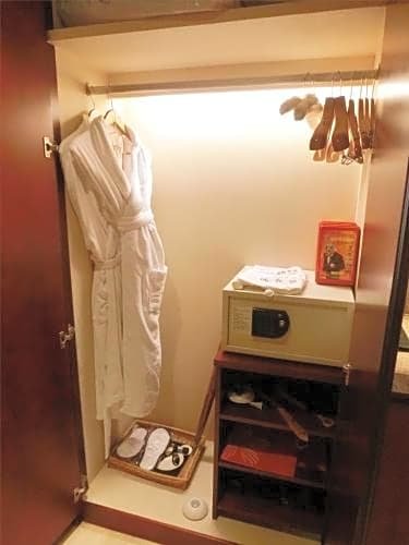 Фото Guangzhou Baiyun International Convention Center LN Dongfang Hotel