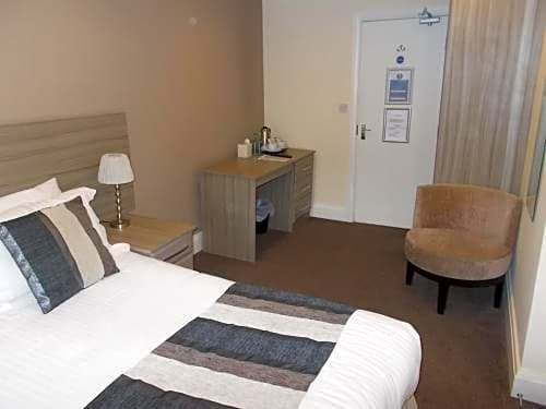 Фото Queens Arms Country Inn