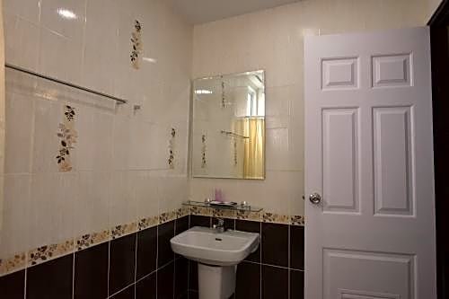 Фото Gold Airport Suites