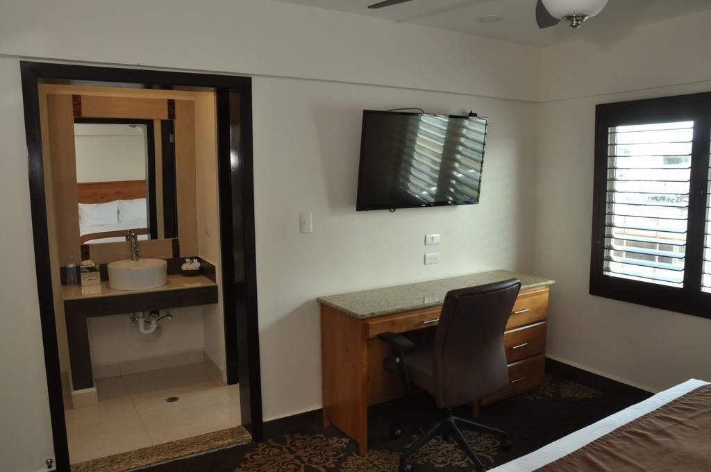 Фото Hotel Caesar's